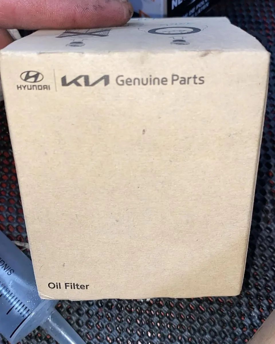 Caja de un filtro de aceite original Hyundai/Kia
